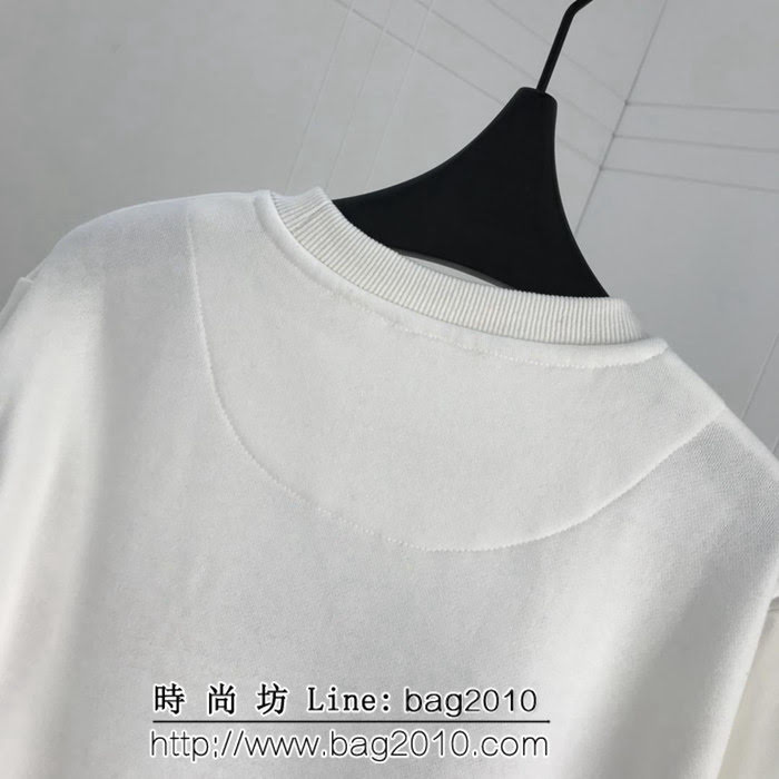 BURBERRY巴寶莉 18秋冬新款 Unisex 麥穗皇冠騎士刺繡logo 白色抓絨衛衣 ydi1932